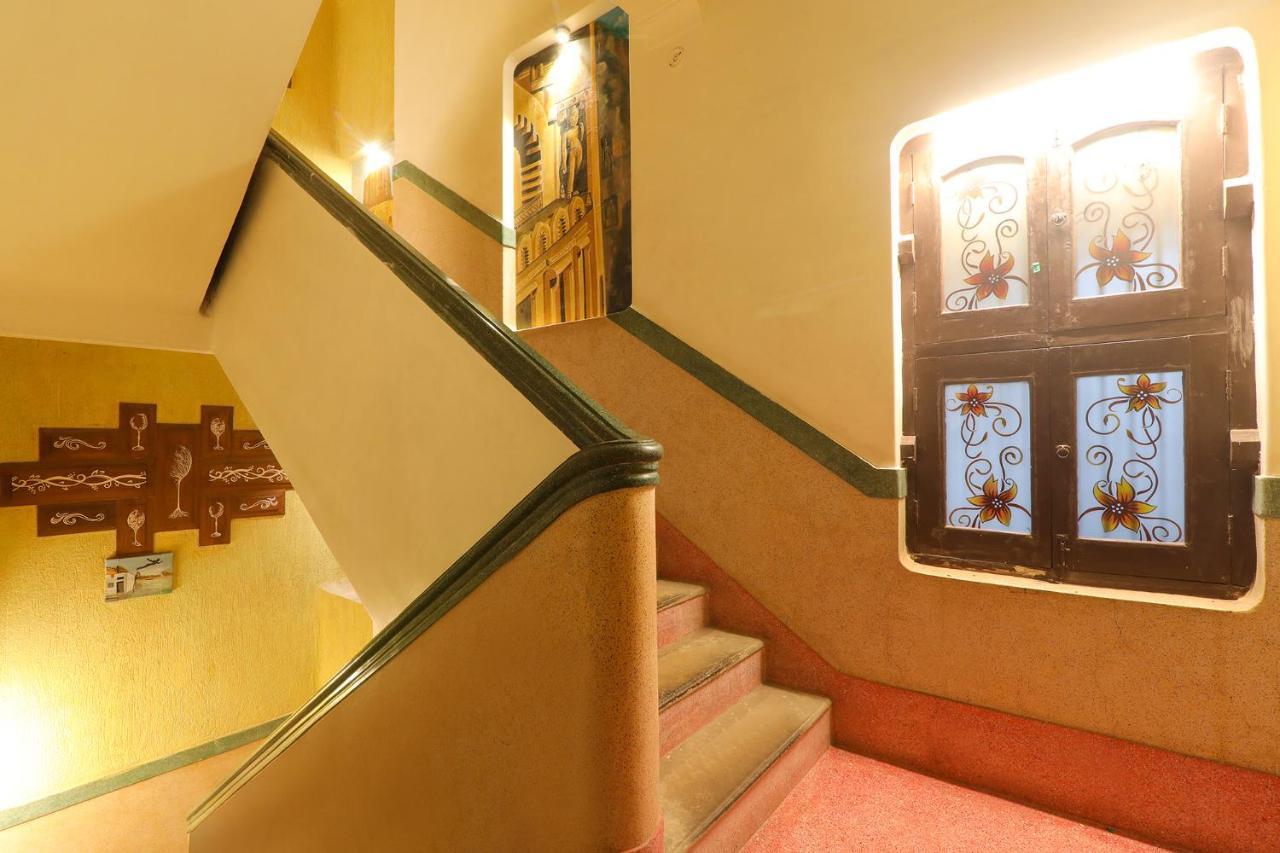 Fabhotel East View Varanasi Exterior foto