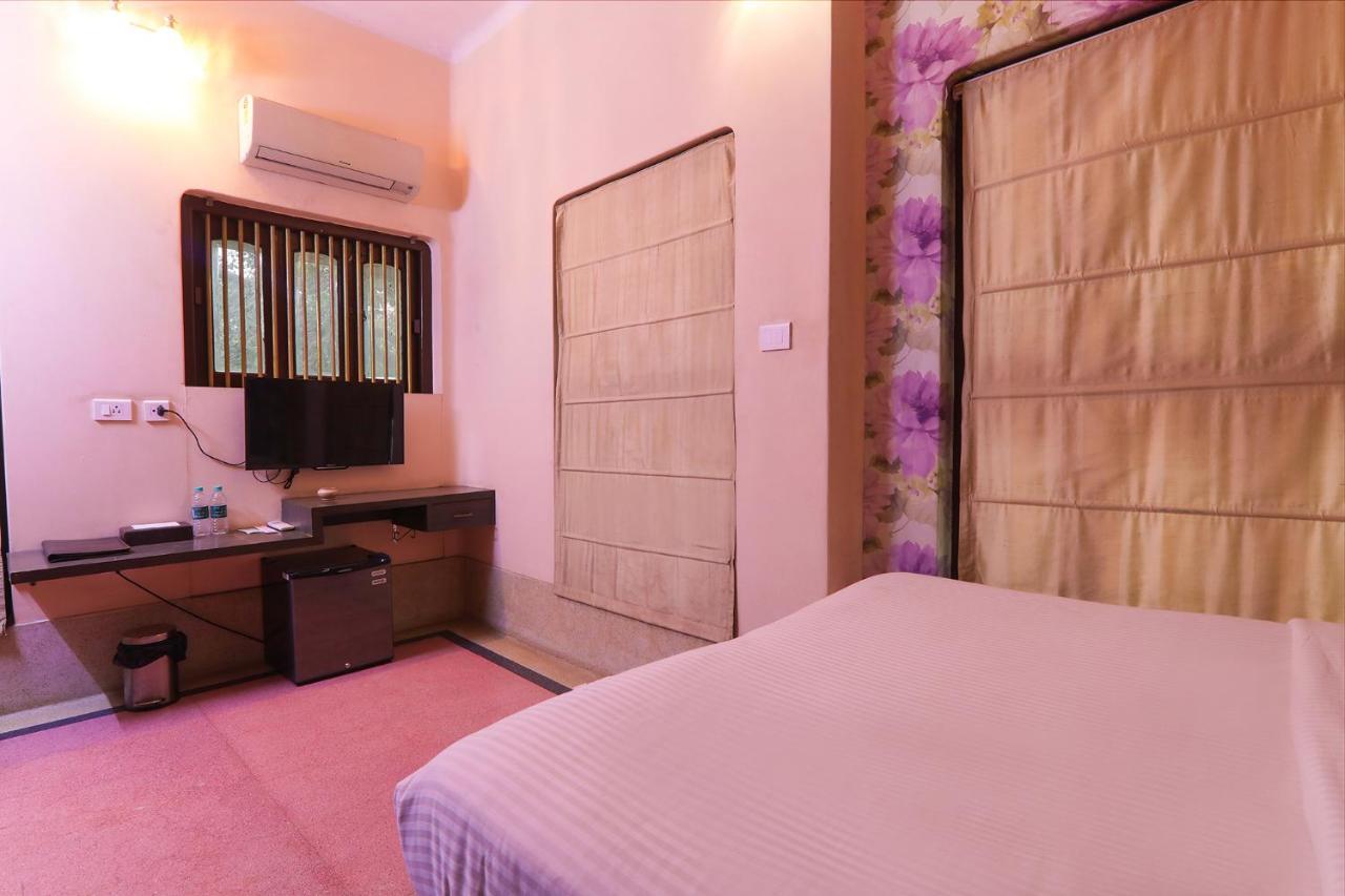 Fabhotel East View Varanasi Exterior foto